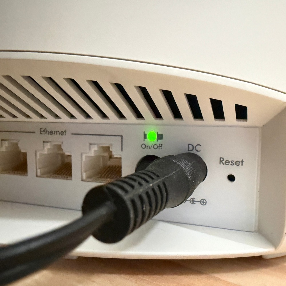 Netgear Orbi Router RBR40 WiFi System AC2200 Tri-Band Mesh WiFi Wireless‎ Router - Picture 7 of 9